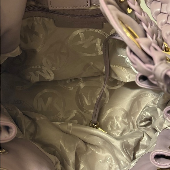 Michael Kors light purple Leather Tassel Bag in great conditions - Picture 13 of 16